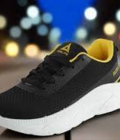 أحذية رياضية