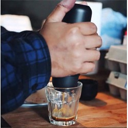 مكينه القهوه المحموله الترند