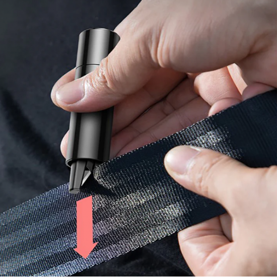 كرسي صغير أحمر