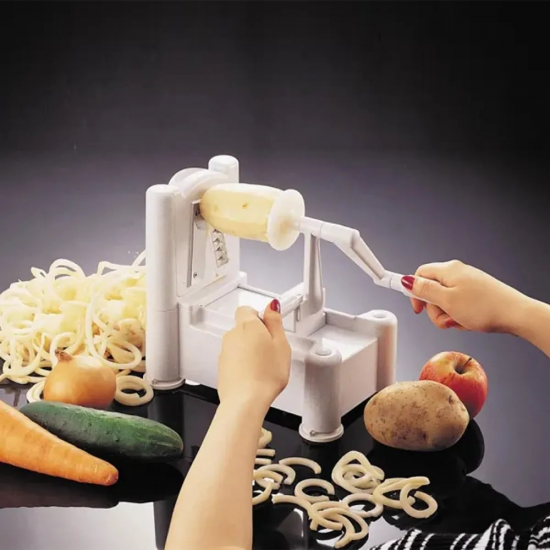 صانعة البطاطا الحلزونية