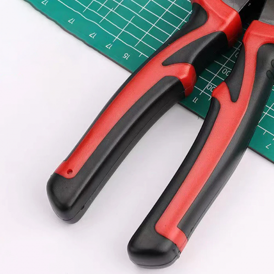 كماشة متعددة الاستخدامات