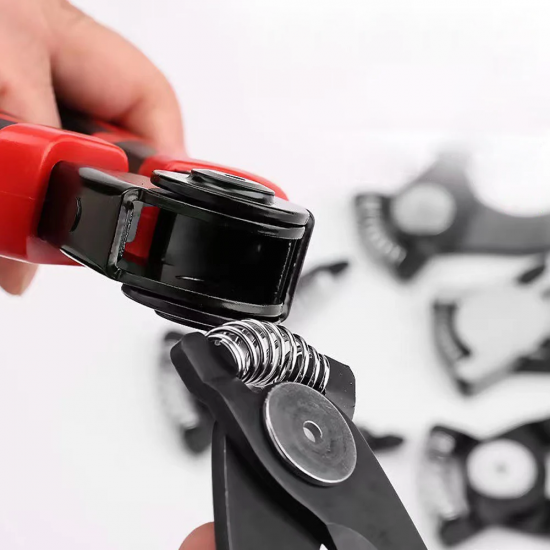 كماشة متعددة الاستخدامات